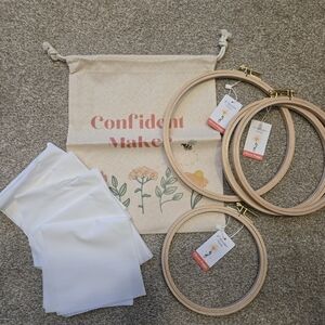 Clever Poppy Embroidery Hoop, Fabric with Bag